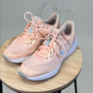 Nike Women's Light Peach Athletic Shoes Size 7 Women's / 5.5 Y